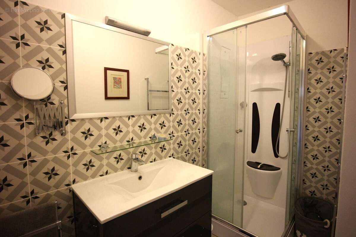 Appartement à ALIGNAN-DU-VENT