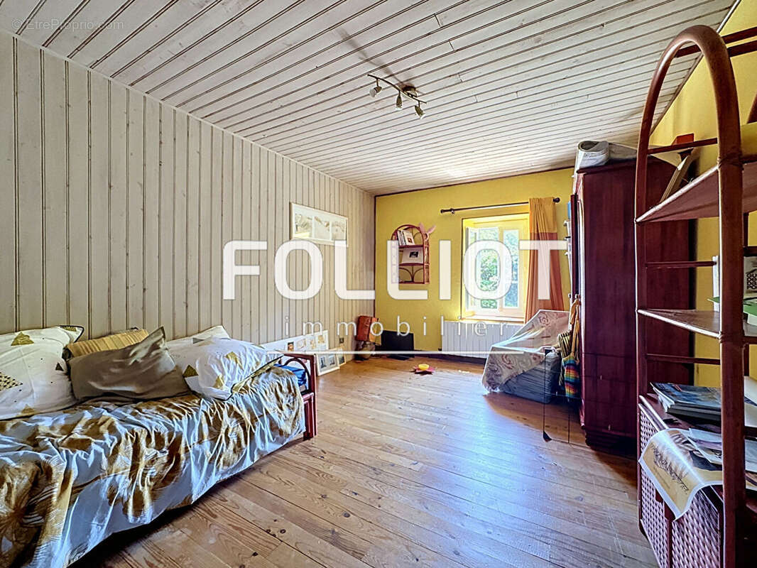 A VENDRE Maison de charme du XVIIIe siècle à Amblie - photo 13