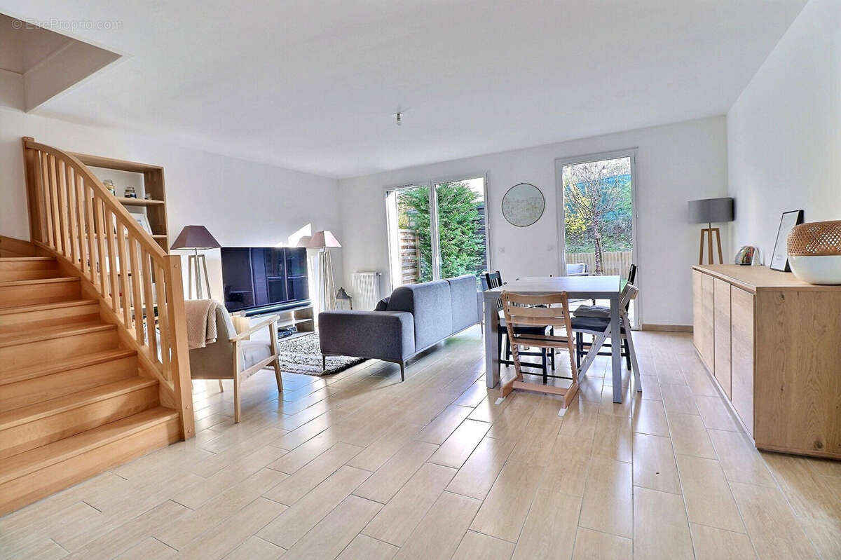 Maison à MAREIL-MARLY