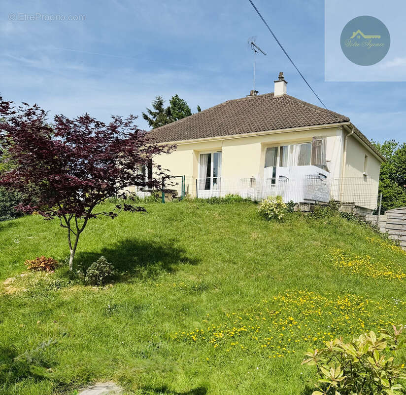 Maison à EGREVILLE