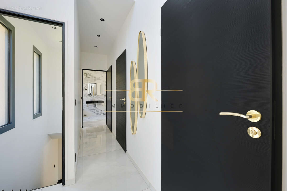 Maison à CHENNEVIERES-SUR-MARNE