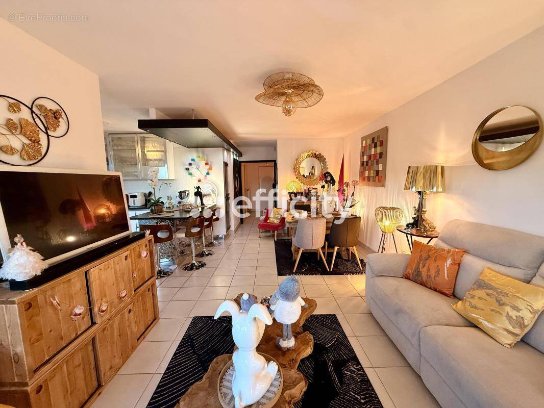 Appartement à LENTILLY