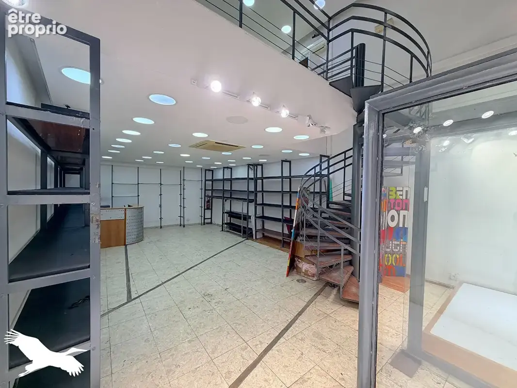 A VENDRE - Marseille 13001, Murs commerciaux de 98m² libre de toutes occupations. - photo 4