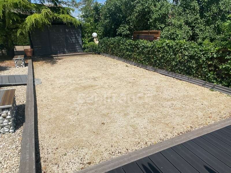 Maison à vendre 7 pièces AUXERRE (89) 167 m2  Piscine  Terrain de 2300 m2 Dépendance - photo 15