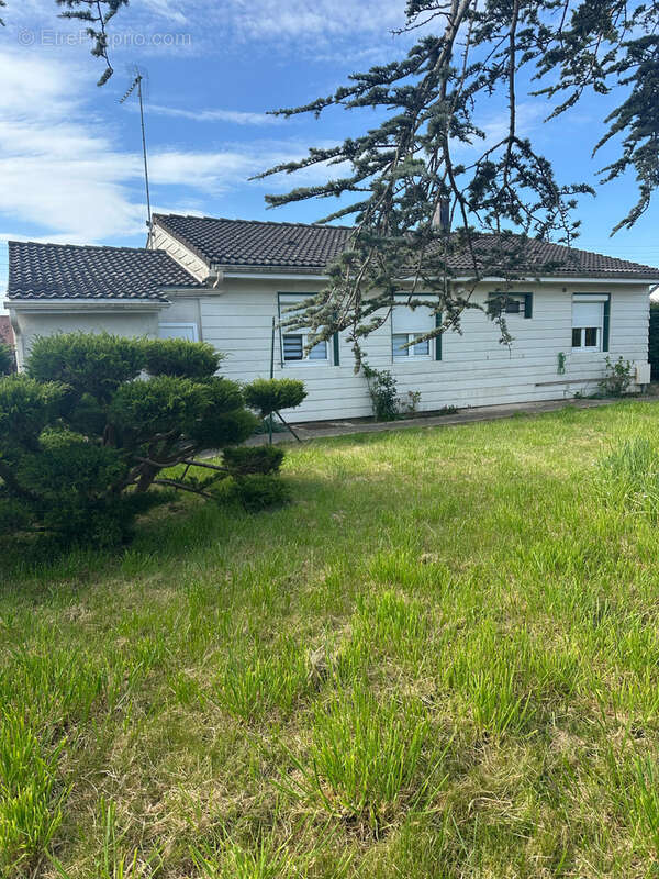 Maison à GROFFLIERS