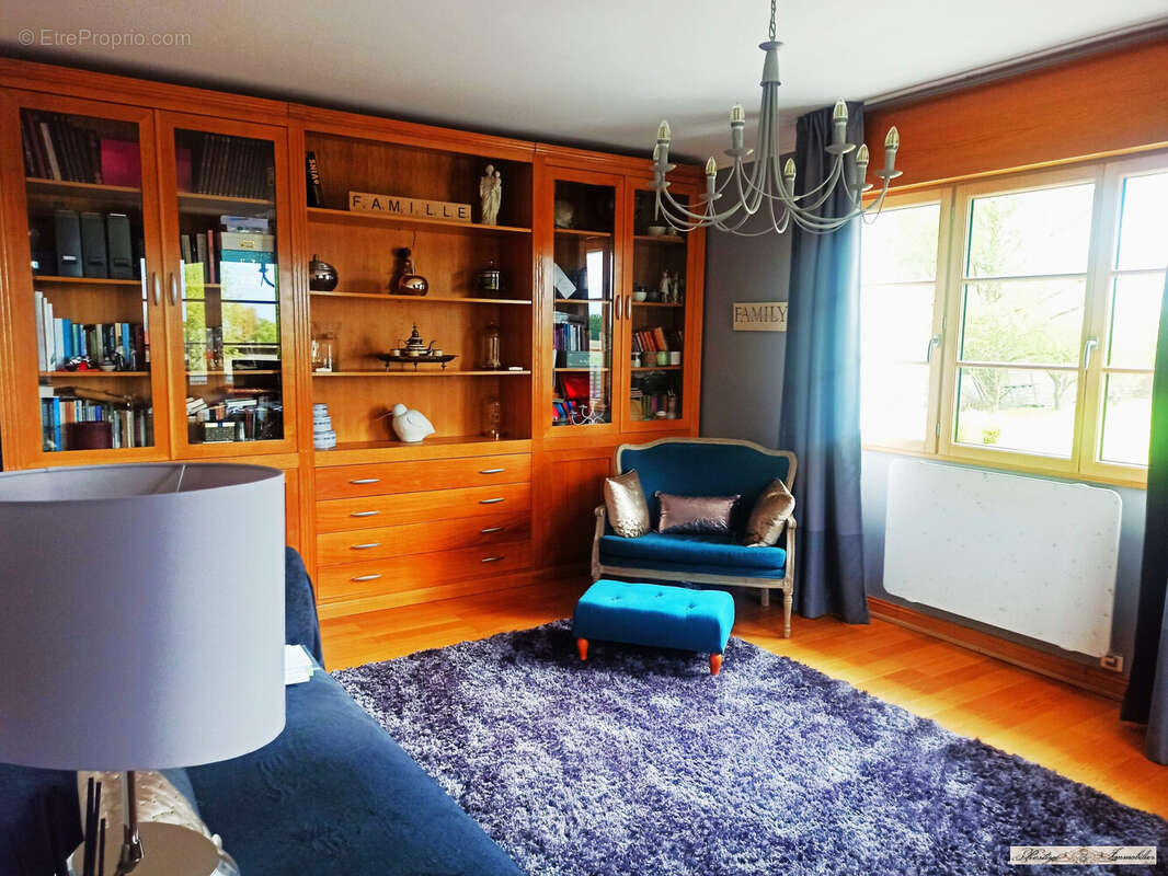 Maison 250 m² à Cappelle-Brouck  - photo 6