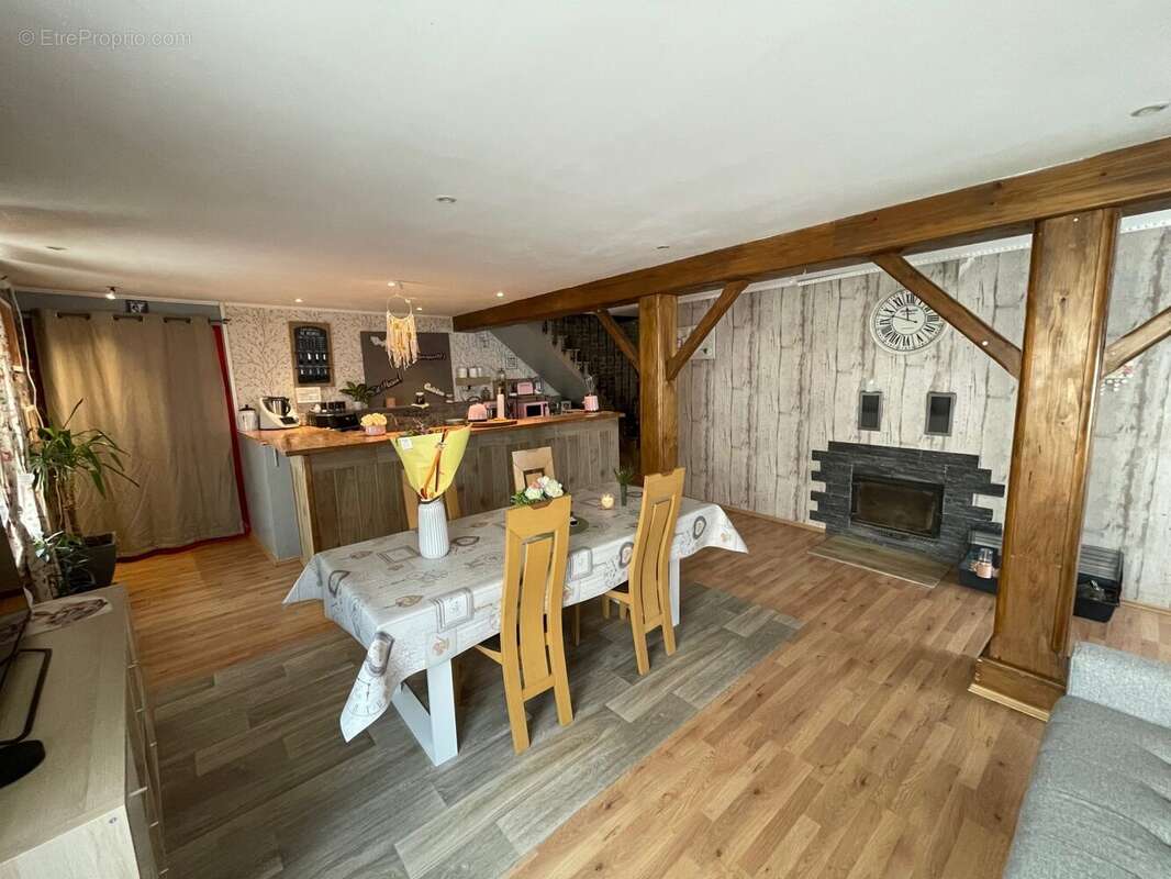 Maison à ESSEY-ET-MAIZERAIS