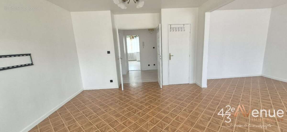 Appartement 83 m² à Saint-Etienne  - photo 5