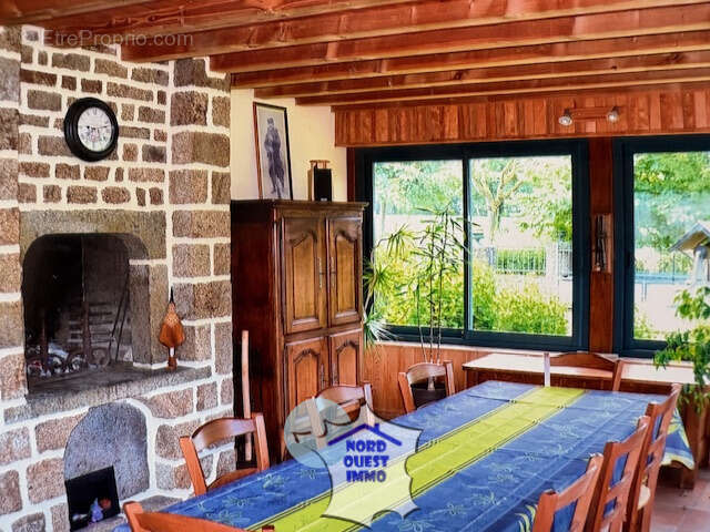Maison à AMBRIERES-LES-VALLEES