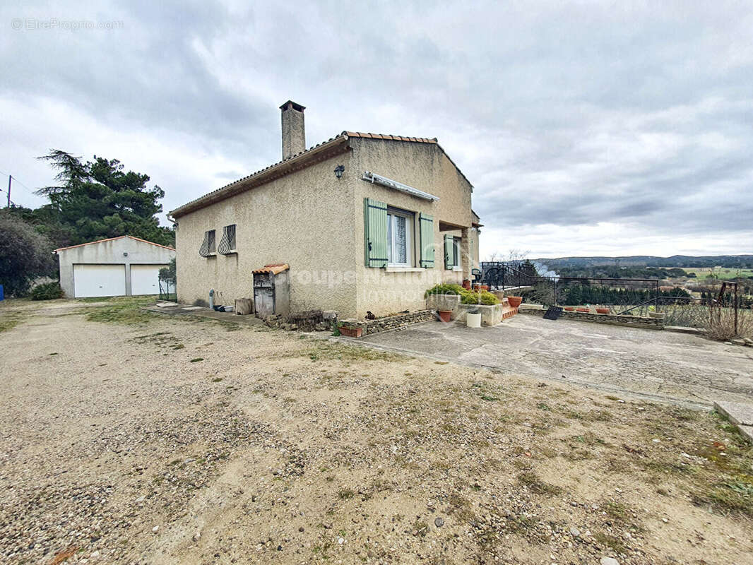 Maison à SAINT-CHAMAS
