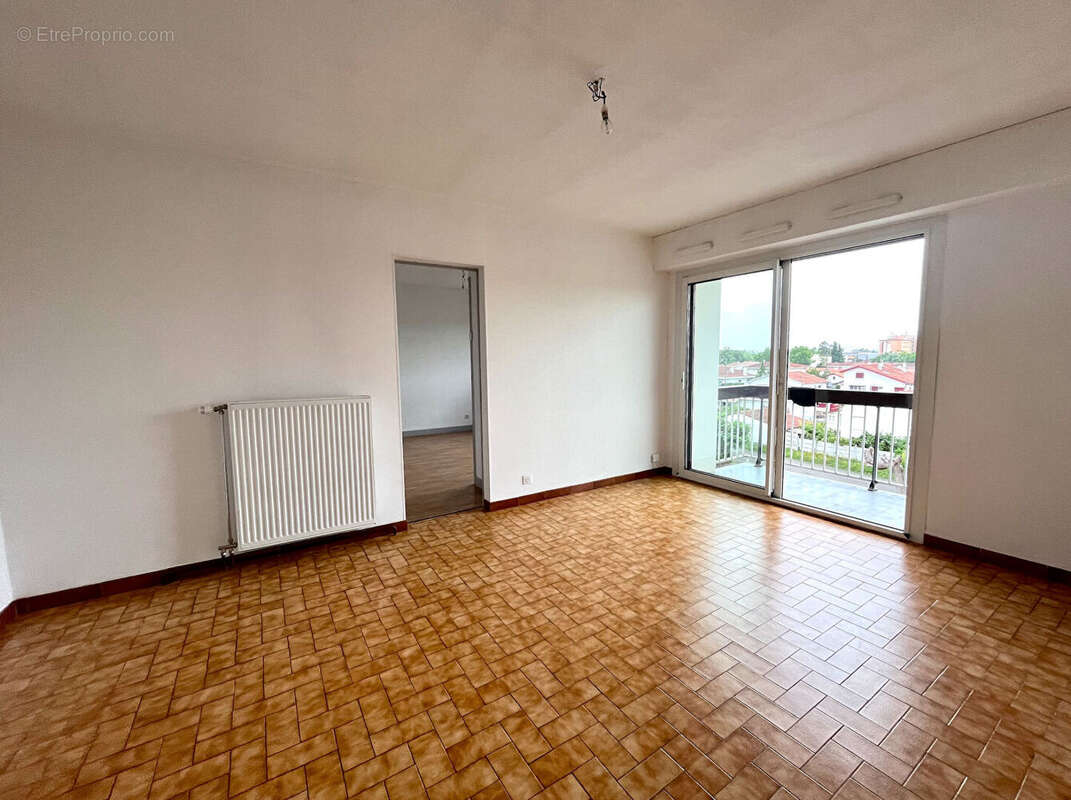 A VENDRE Appartement T2 à Dax - Dernier étage avec terrasse - photo 2