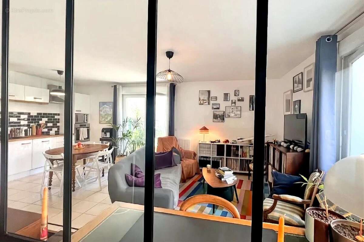 Photo 4 - Appartement à VILLEURBANNE
