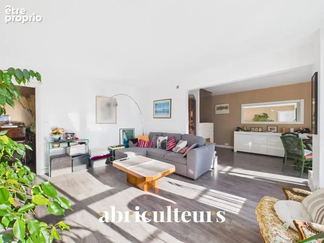 Paris 15e – Résidence Paris XV – Appartement familial 5 pièces de 114 m² avec balcons, parking et cave - photo 2