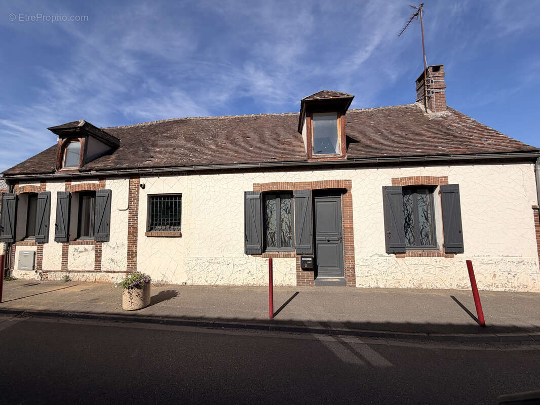 Maison à SAINT-LUBIN-DES-JONCHERETS