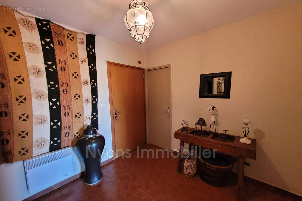 Appartement 75 m² à Nyons  - photo 8