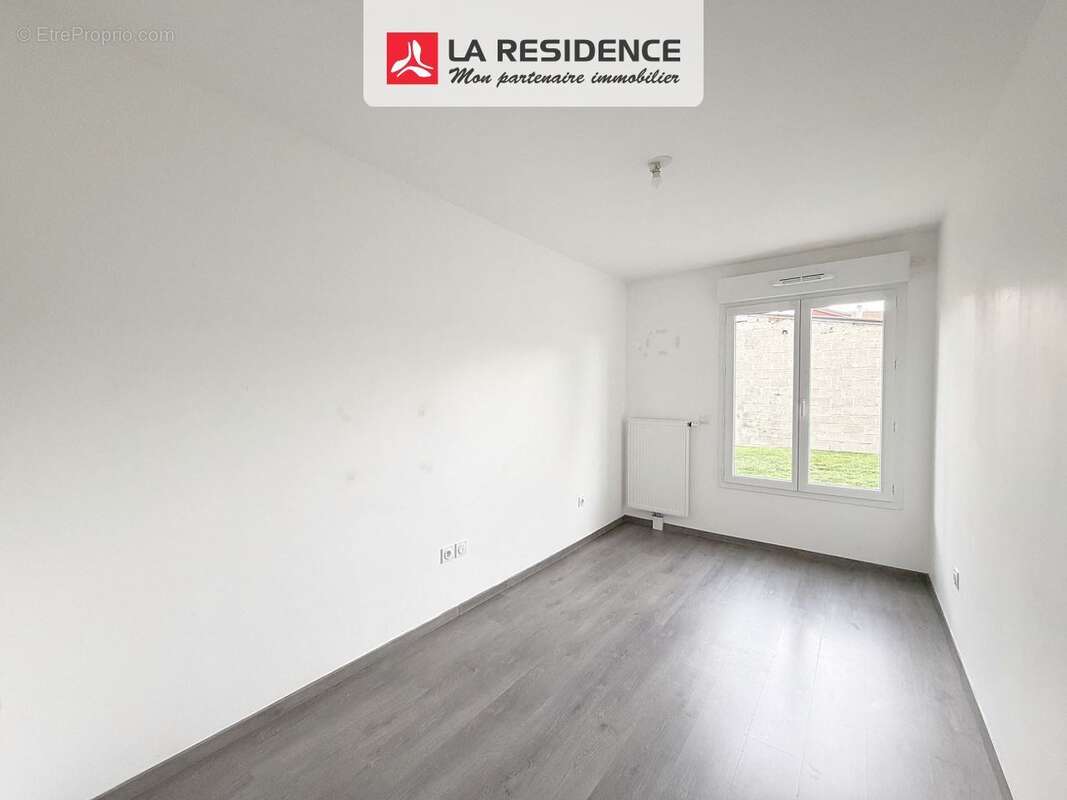 Appartement à LES PAVILLONS-SOUS-BOIS