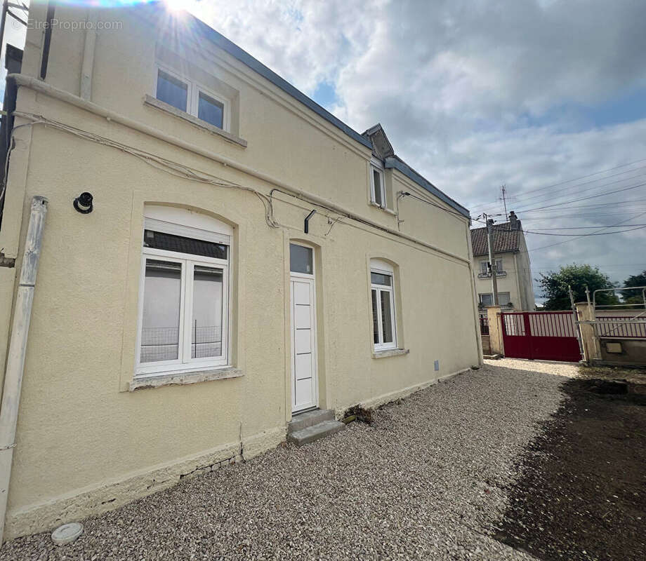 Maison à SAINT-QUENTIN