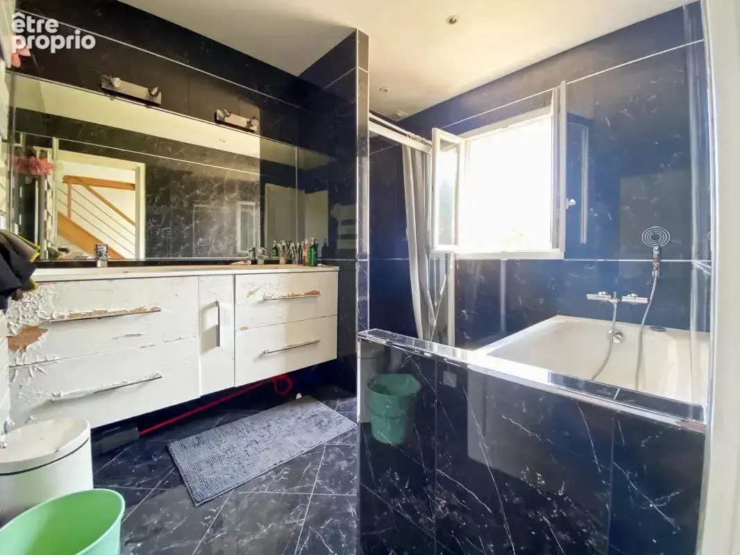 Maison de 5 pièces de 100 m² à Saint-Cyr-l'École - photo 9