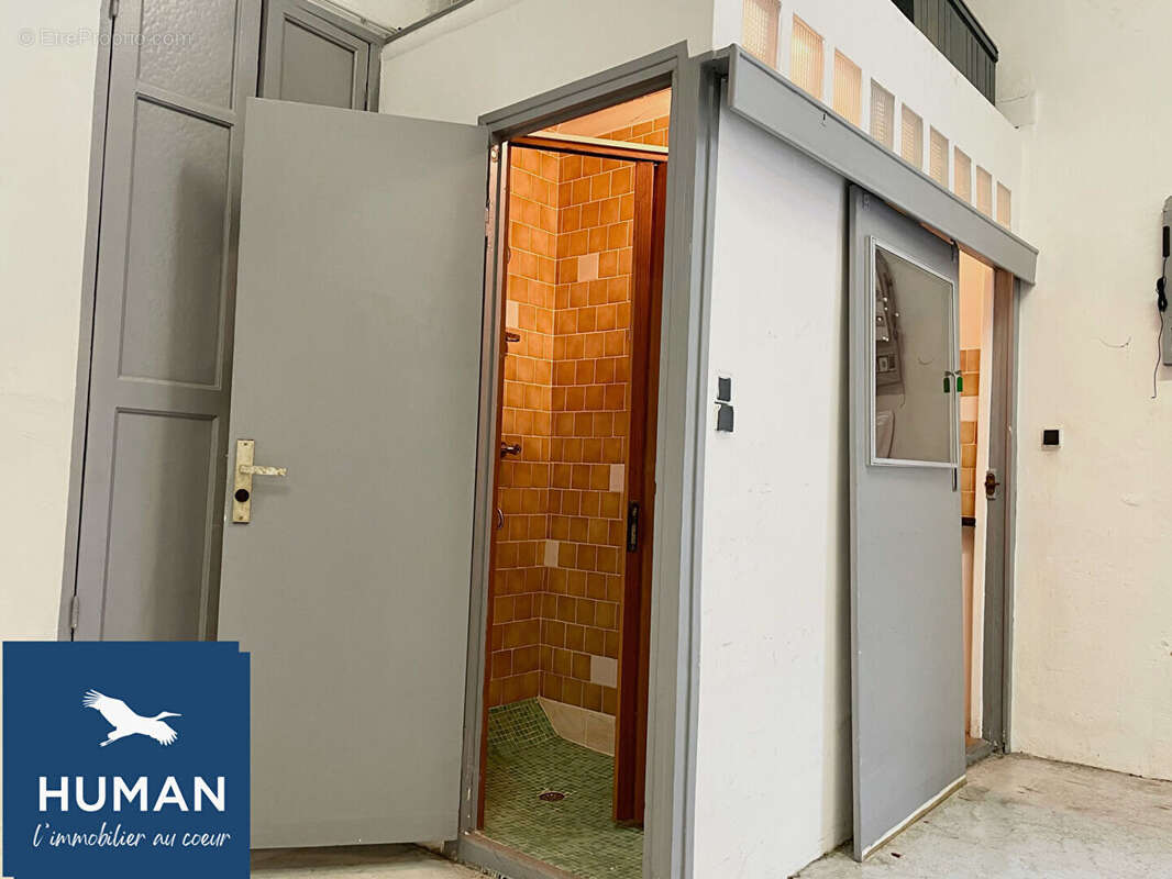 Commerce à MARSEILLE-11E