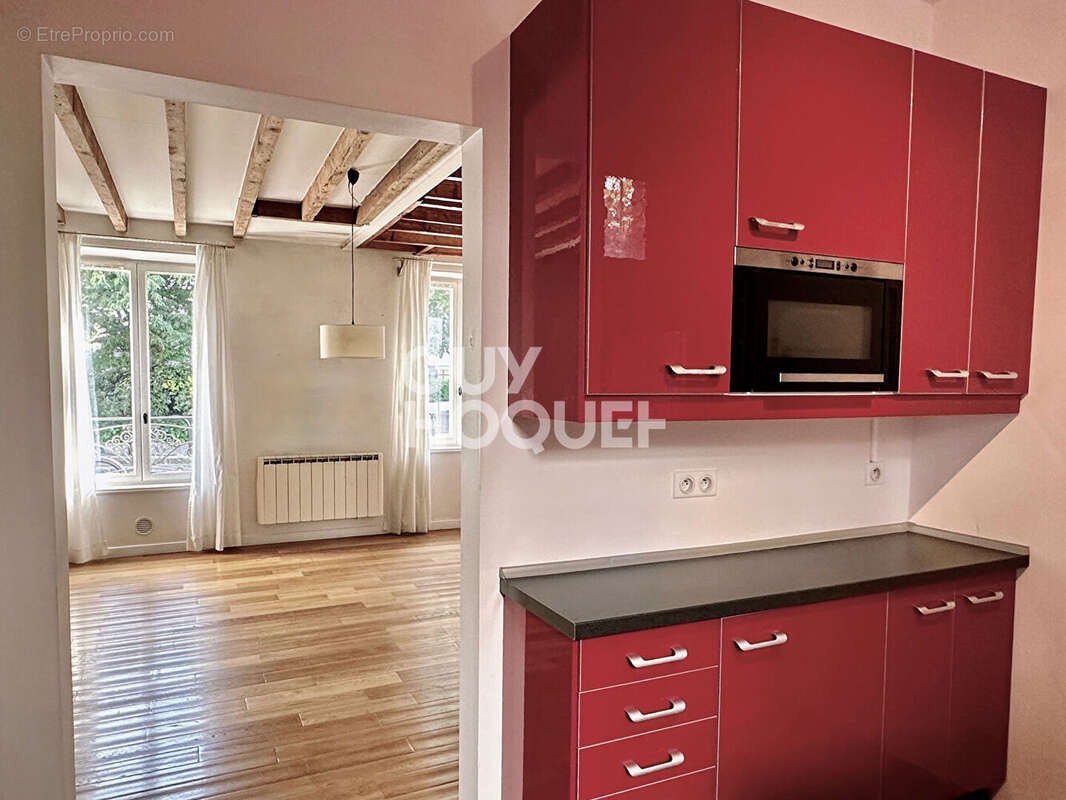 Appartement à COURBEVOIE