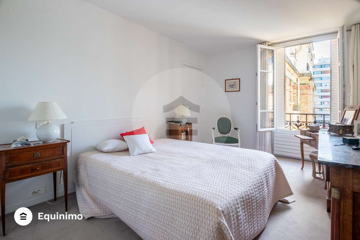 Appartement à PARIS-15E