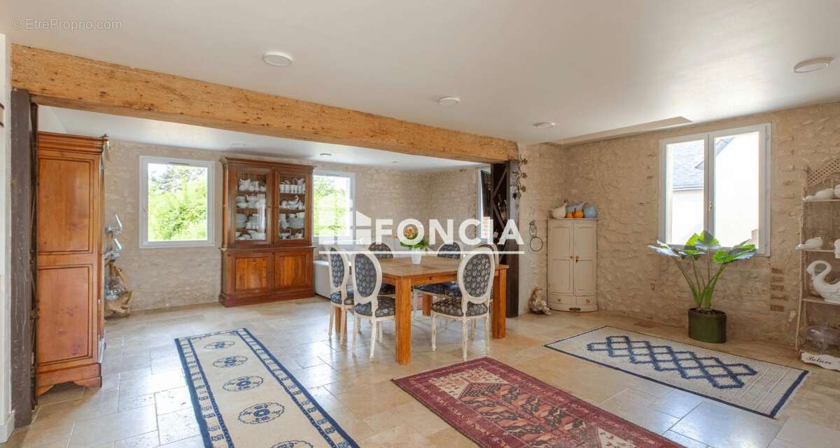 Maison à NAZELLES-NEGRON