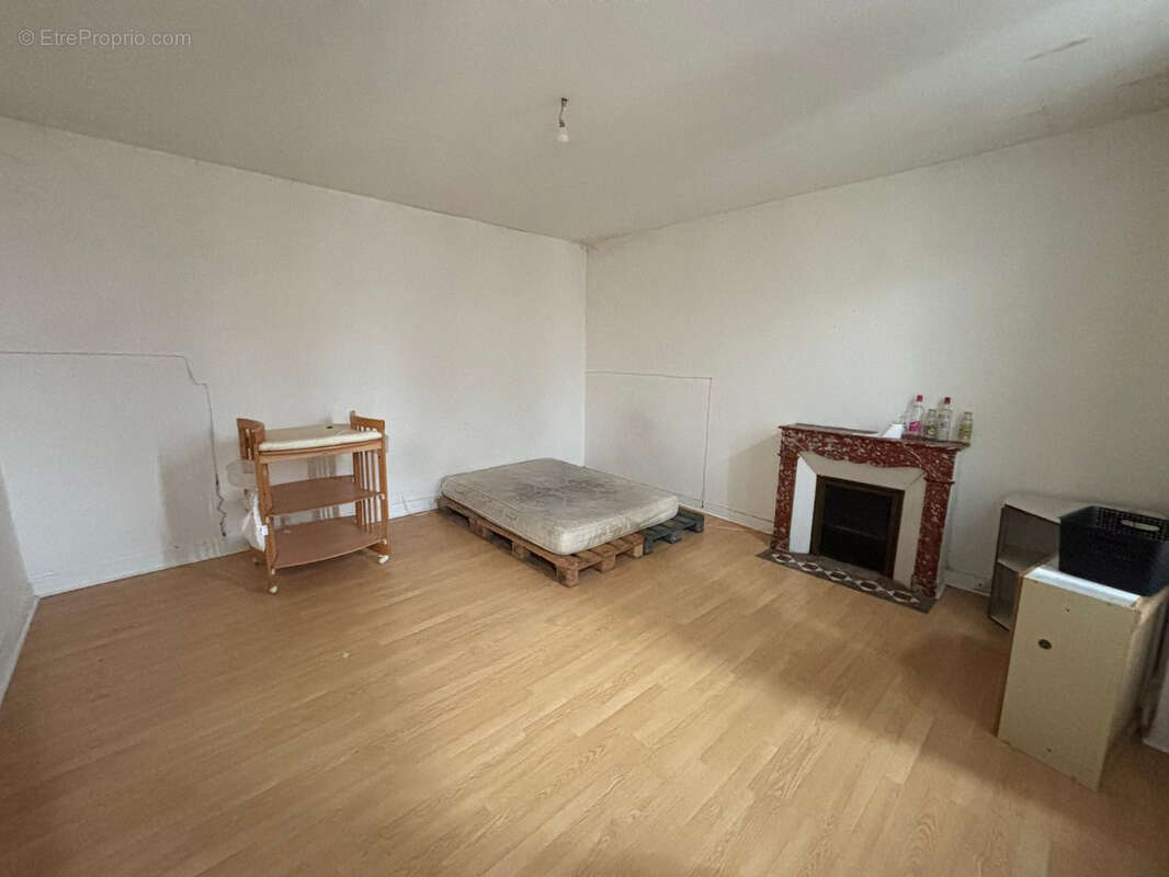 Appartement à BARBEZIEUX-SAINT-HILAIRE