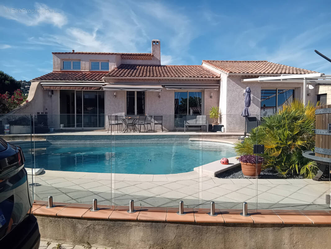 Maison à BORMES-LES-MIMOSAS