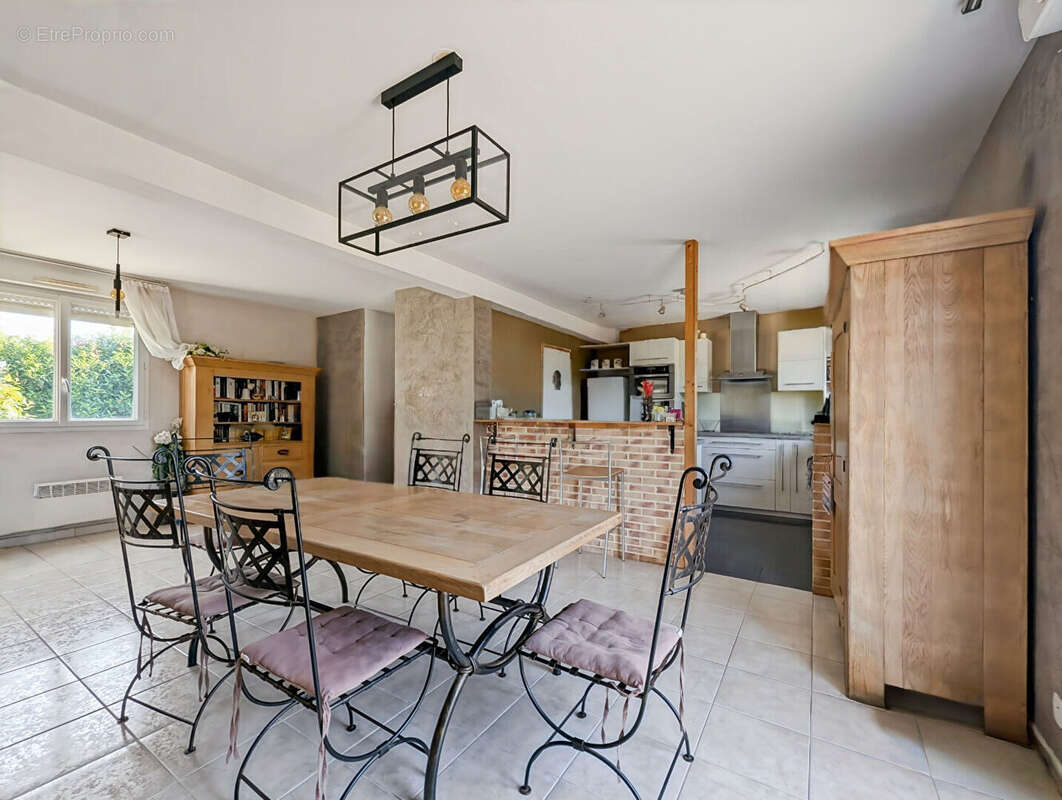 Maison 154m² - Ercé-près-Liffré - 5 Chambres - Terrain 540m² - photo 5