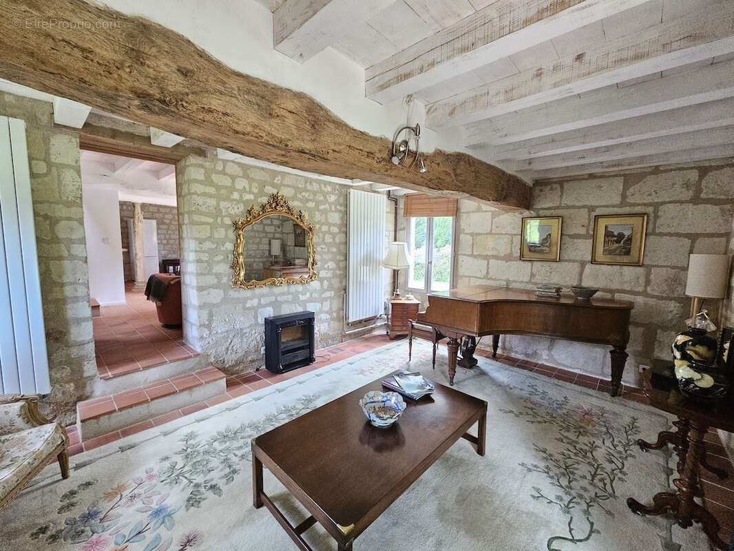 Maison à CANDES-SAINT-MARTIN