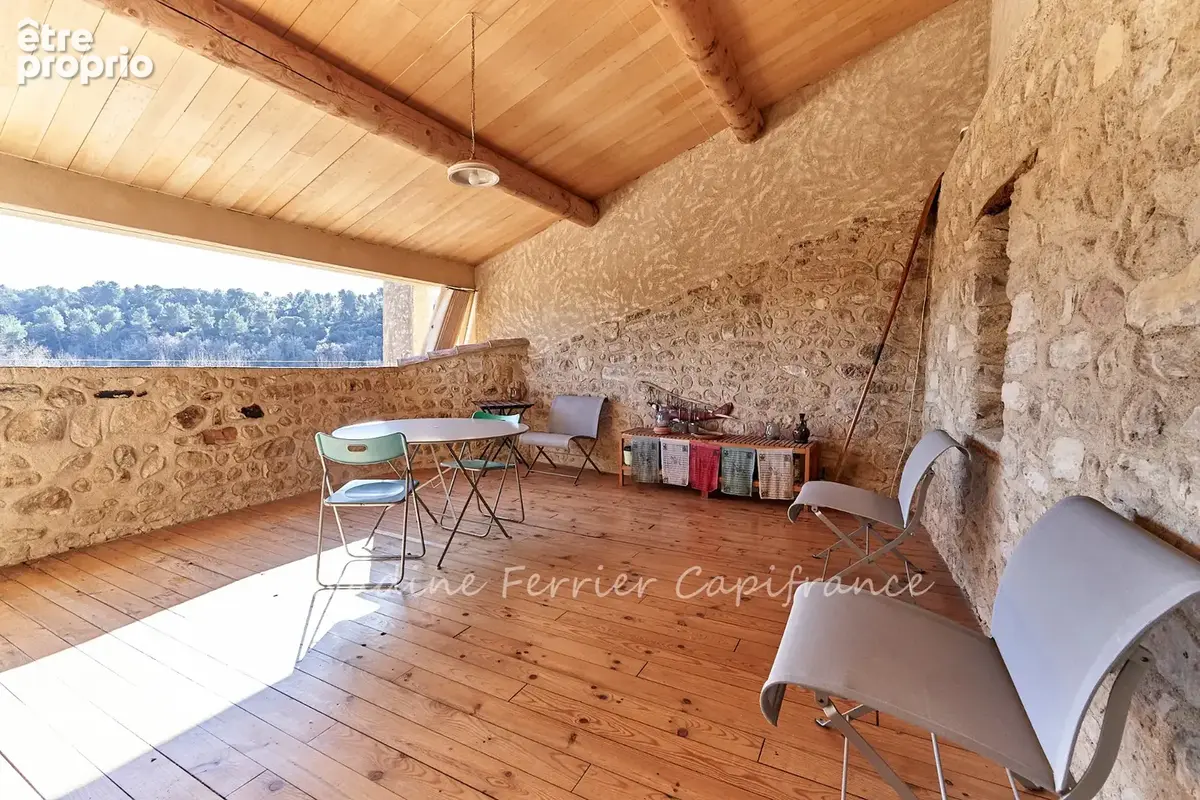 Jouques (13) – grande maison de village rénovée – 215 m² – 4 chambres – terrasse panoramique - photo 2