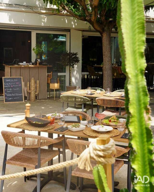 Photo 6 - Commerce à L'ISLE-SUR-LA-SORGUE