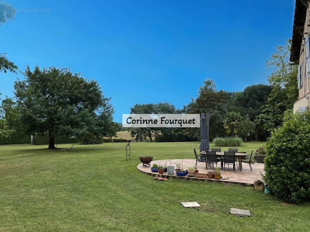 Demeure de caractère datant de 1650 – 7 000 m² de parc - photo 21