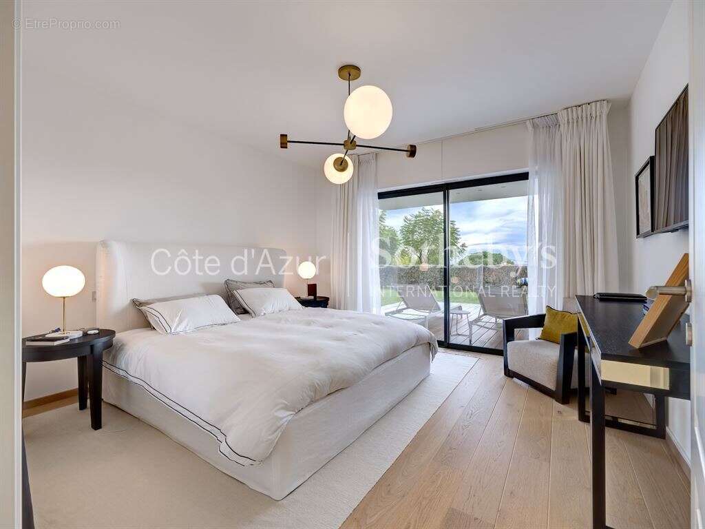 Appartement à VALLAURIS