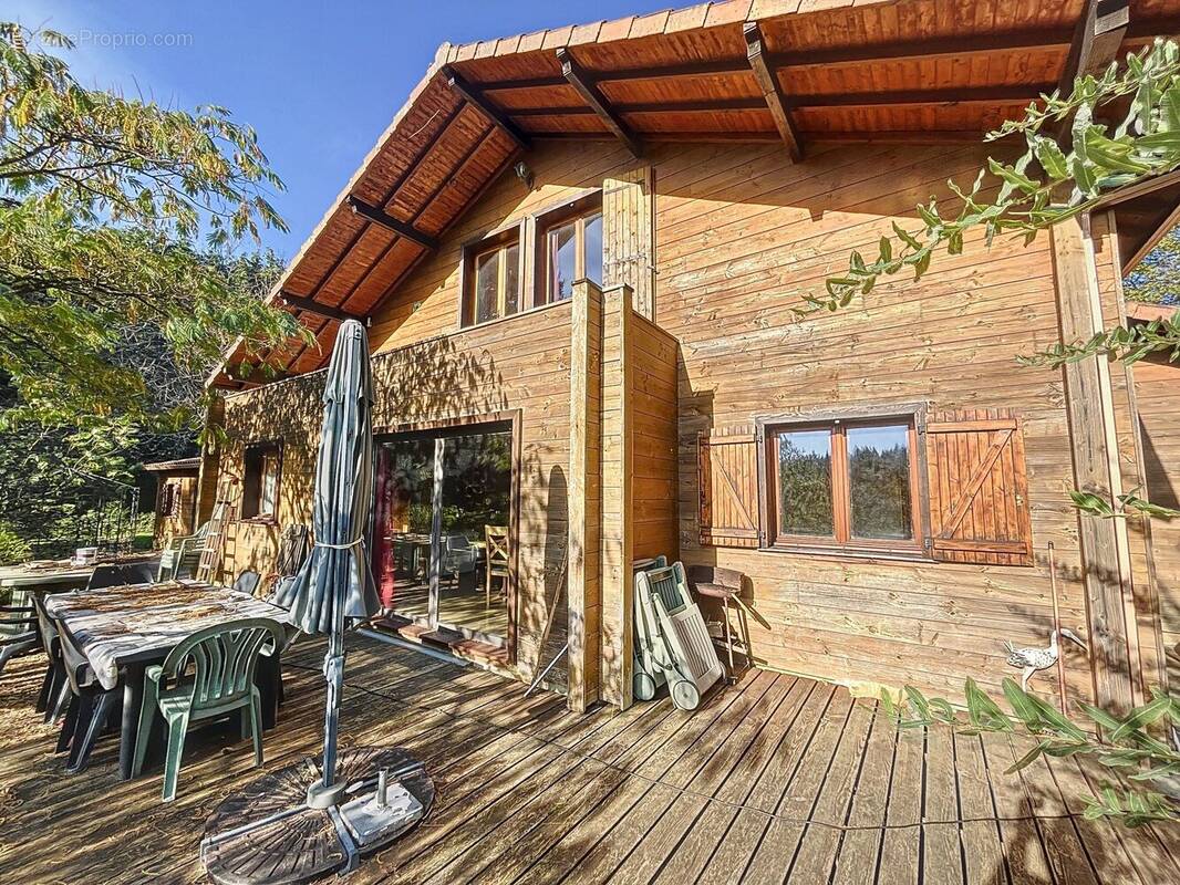 Maison à COMPREIGNAC