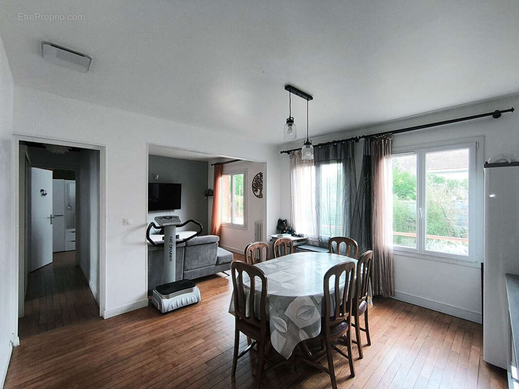Maison à VIGNEUX-SUR-SEINE