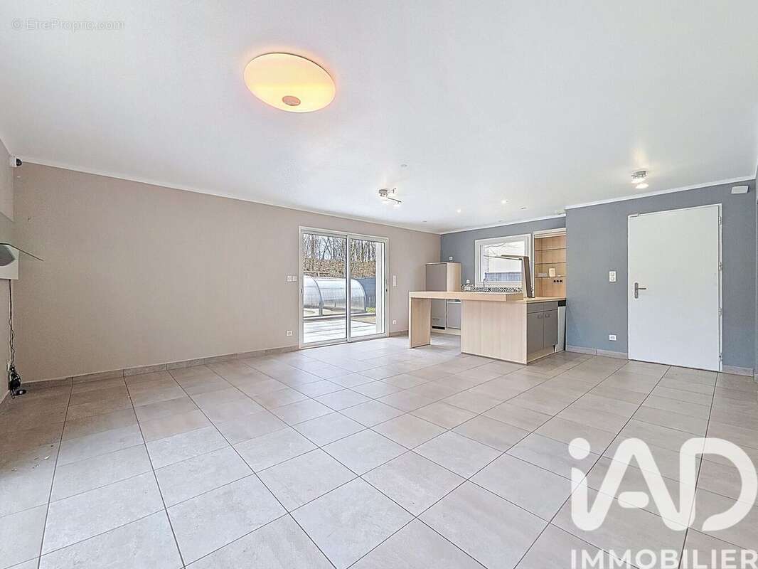 Photo 2 - Maison à ECOLE-VALENTIN