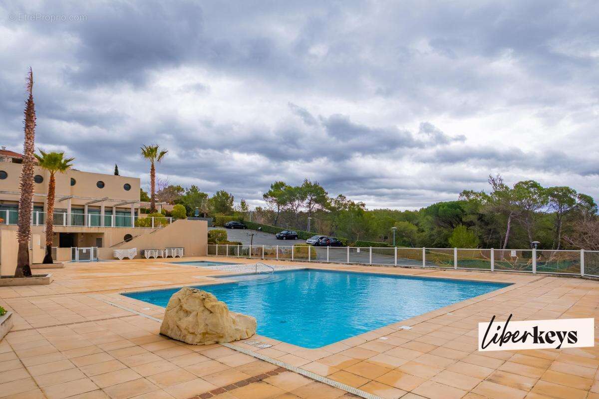 Appartement à ROQUEBRUNE-SUR-ARGENS