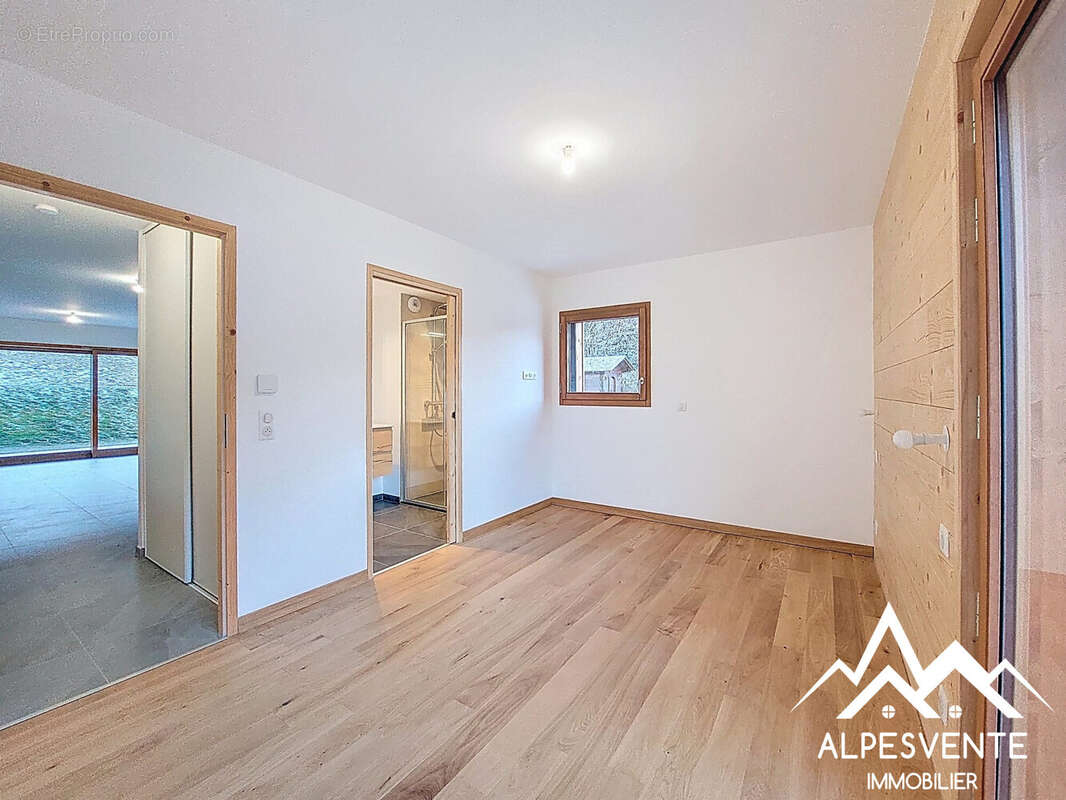 Appartement à ESSERT-ROMAND