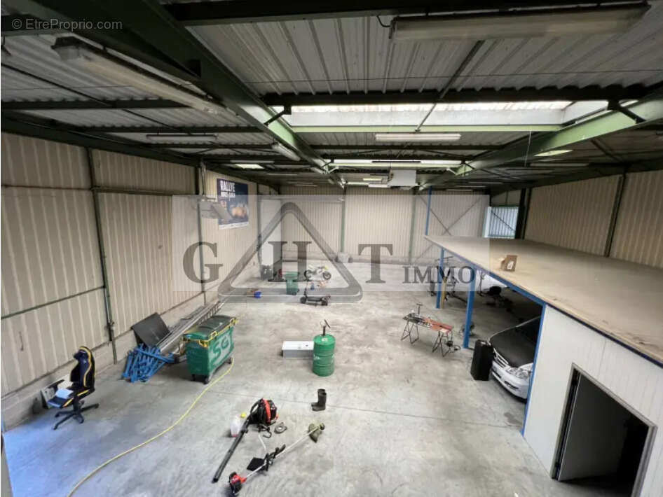 Bâtiment indépendant à vendre 770 m²  Grigny - photo 2