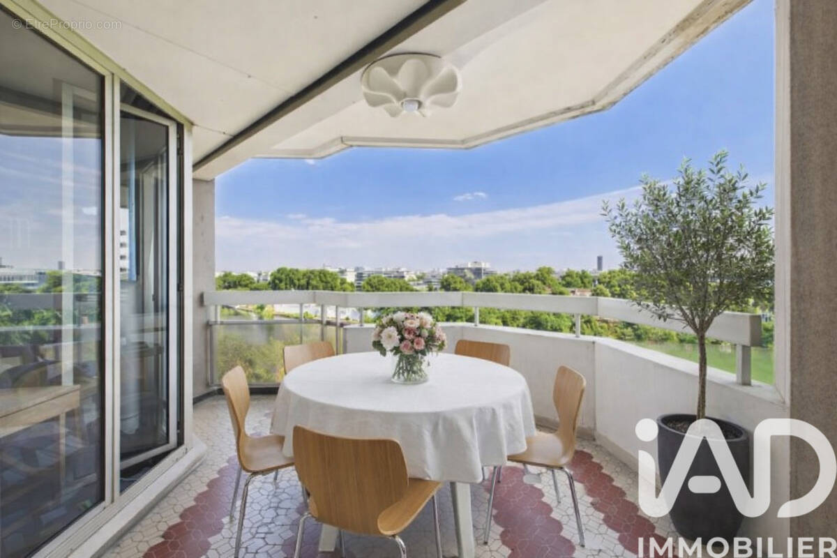 Photo 1 - Appartement à COURBEVOIE