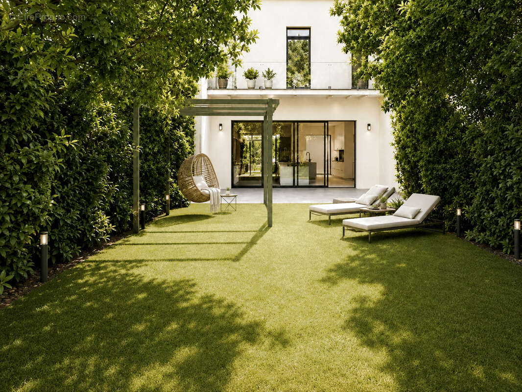 13008 Carré d'or - Propriété de caractère avec jardin et piscine   Marseille - photo 2