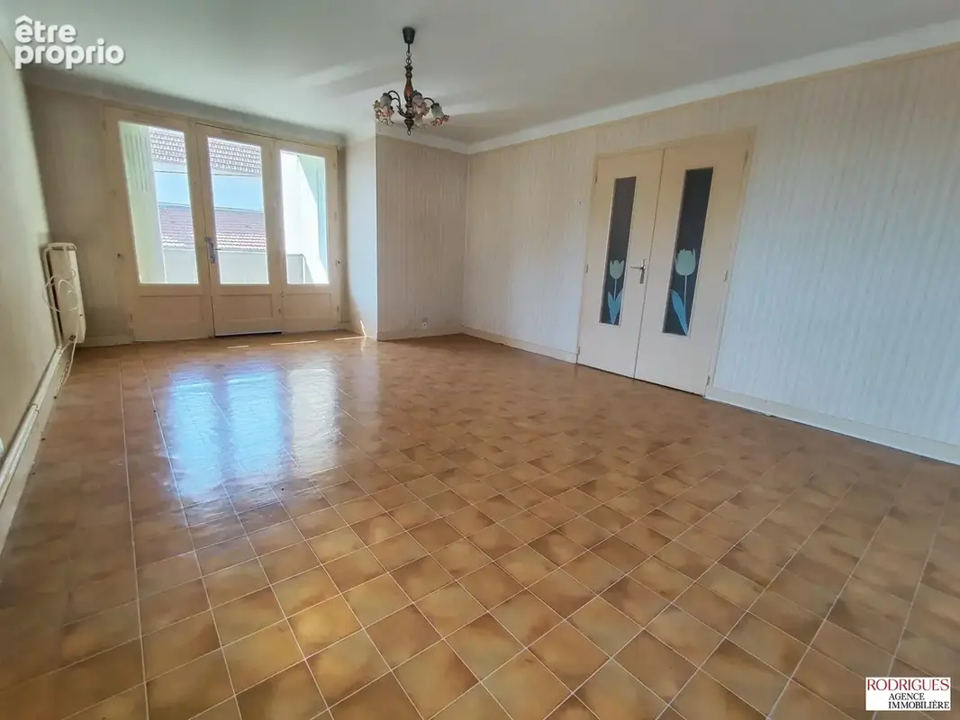 Appartement 81 m² à Poitiers  - photo 2