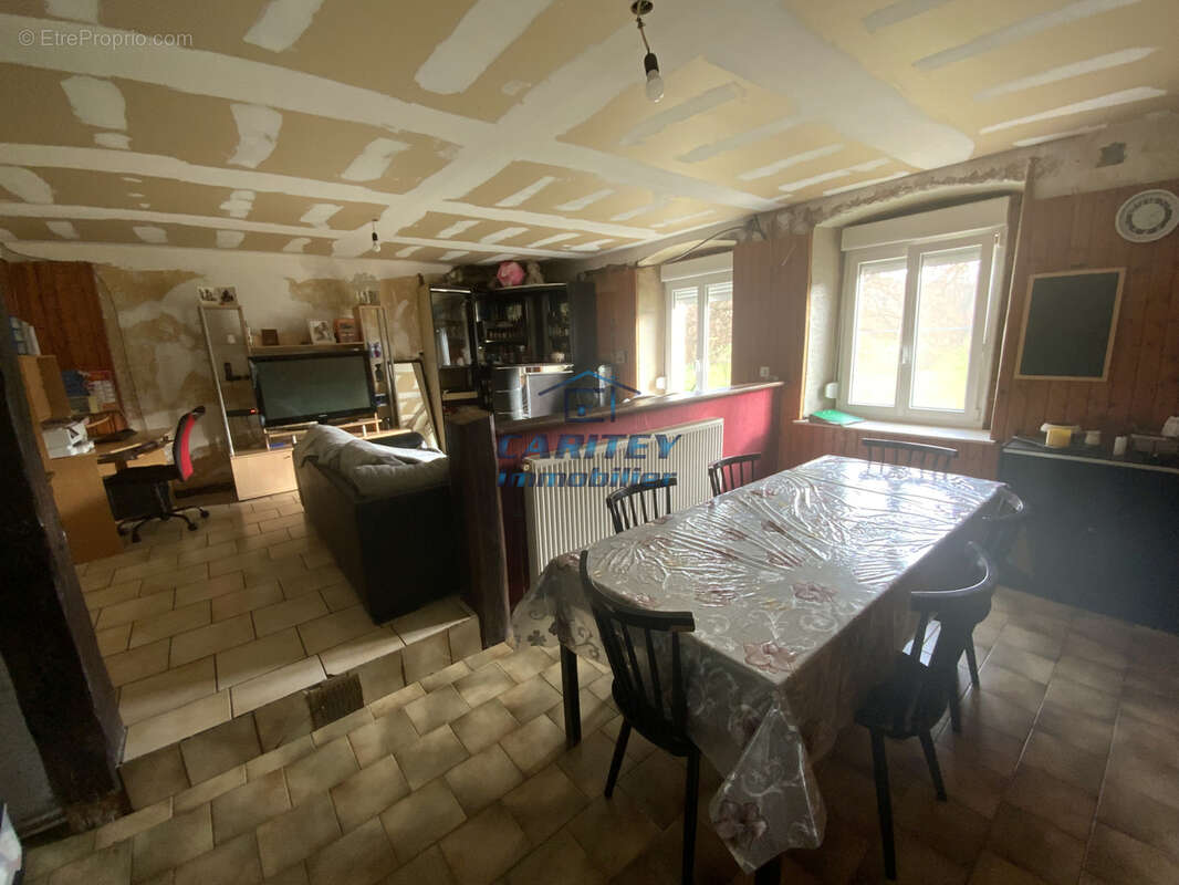 Belle ferme de 178 m2 située sur un terrain de 6110 m2 sur la commune de BELONCHAMP - photo 19
