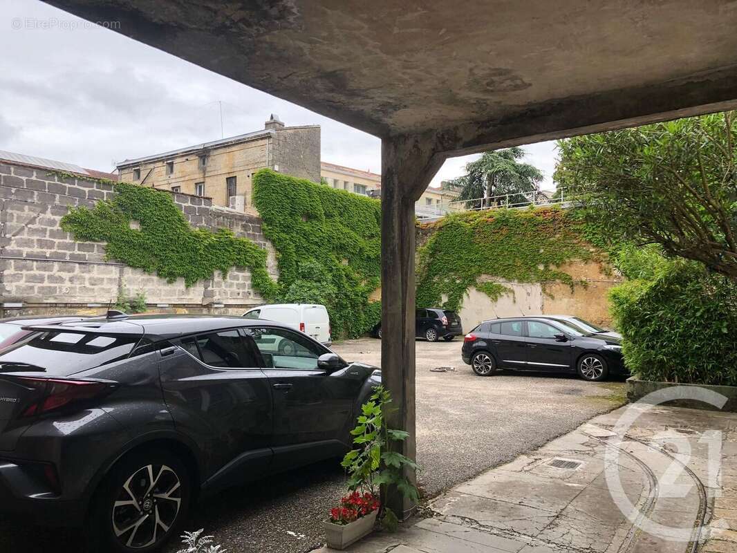 Parking à BORDEAUX
