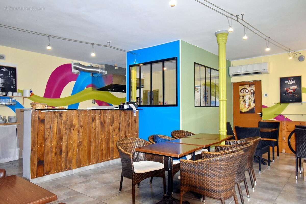 Photo 3 - Commerce à PEZENAS