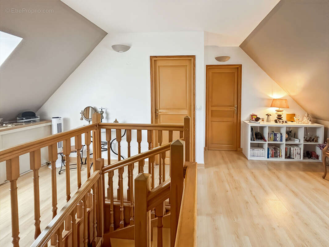 Maison à VAUX-LE-PENIL