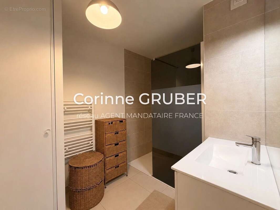 Proche hyper-centre digne – appartement récent de type 3 avec terrasse, jardin, garage et place de parking - photo 7