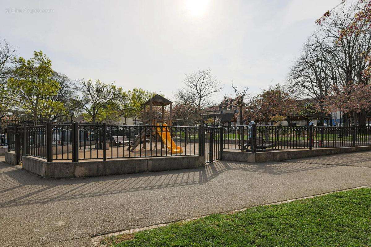 Maison à VILLENEUVE-LE-ROI