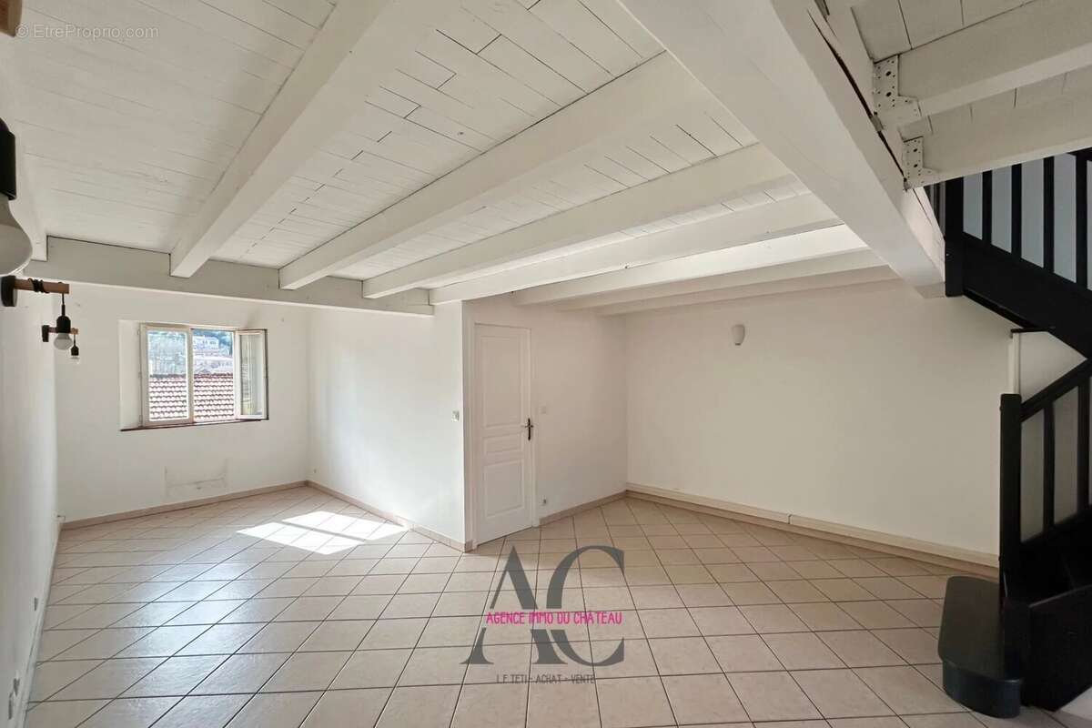 Appartement à CUERS
